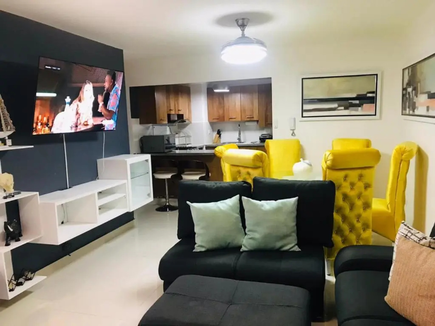 Torre Real IV L3 Santiago DR con cocinero para desayuno