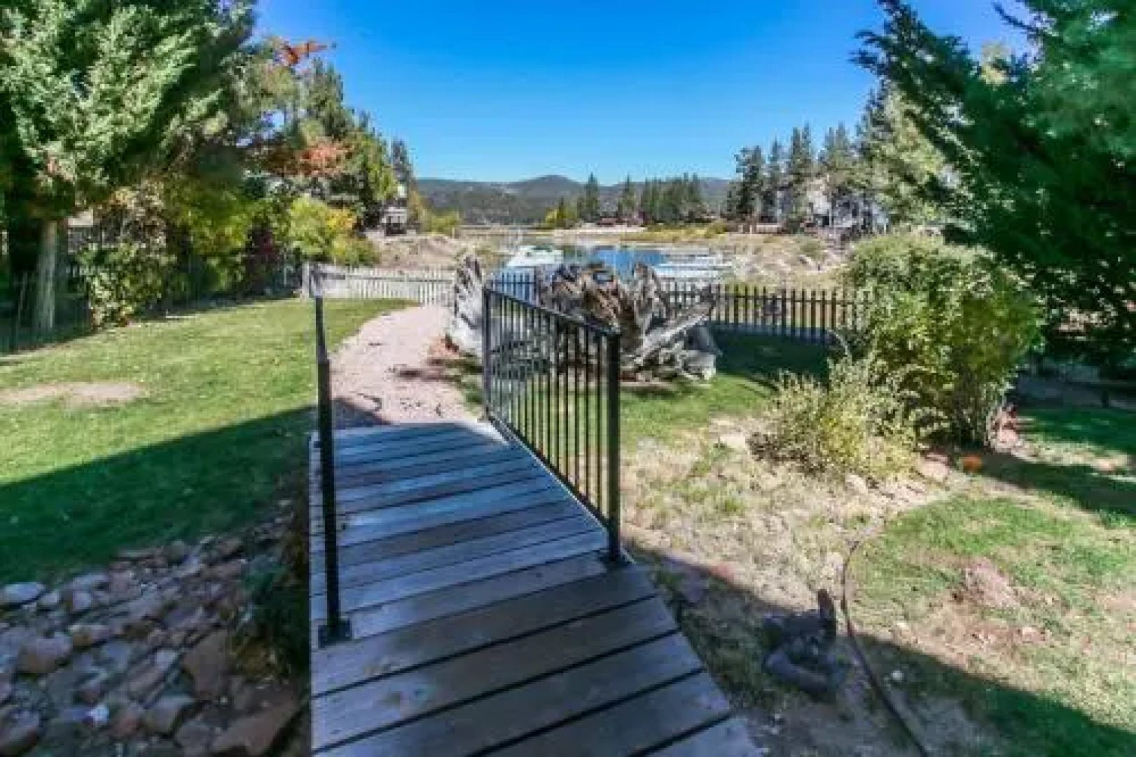 Hudson Bay Lakefront 1227 by RedAwning