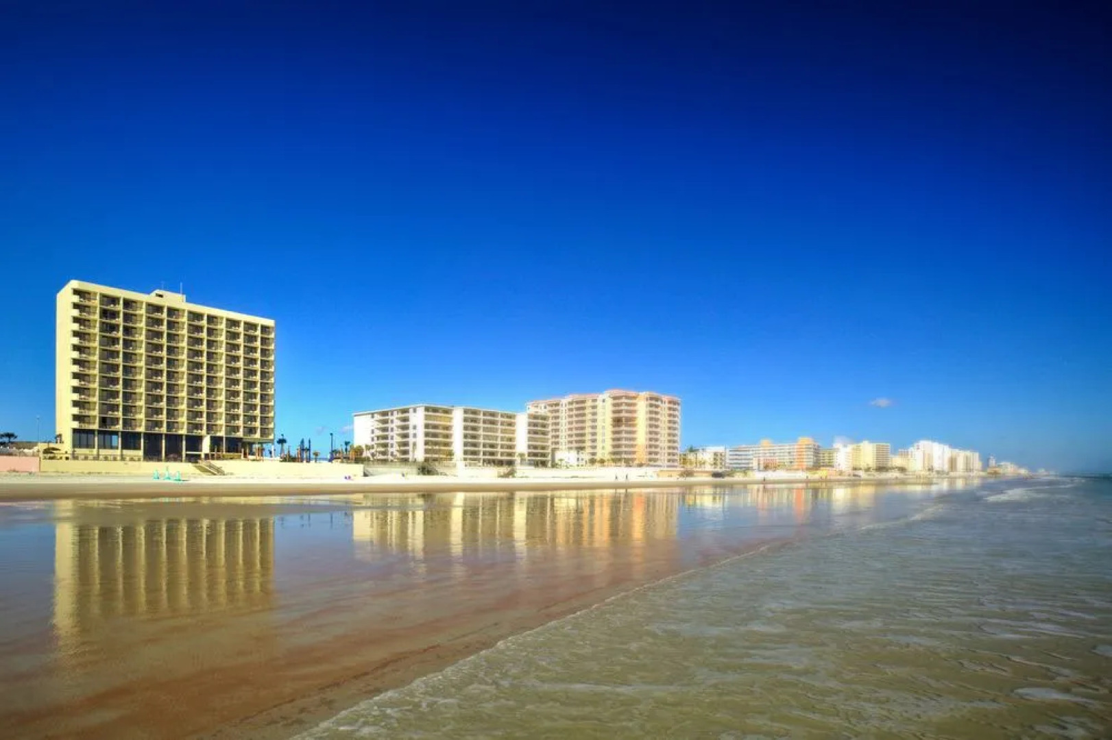 Holiday Inn Express Hotel & Suites Oceanfront Daytona Beach Shor
