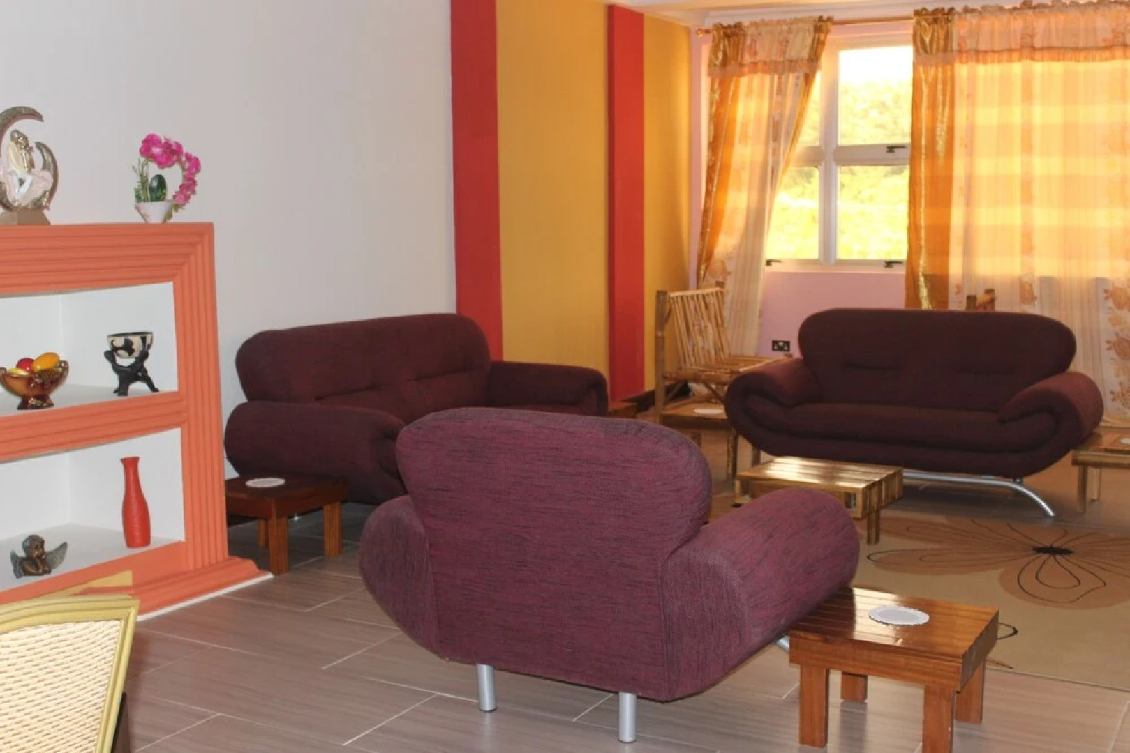 Oguaa Apartments & Lodging
