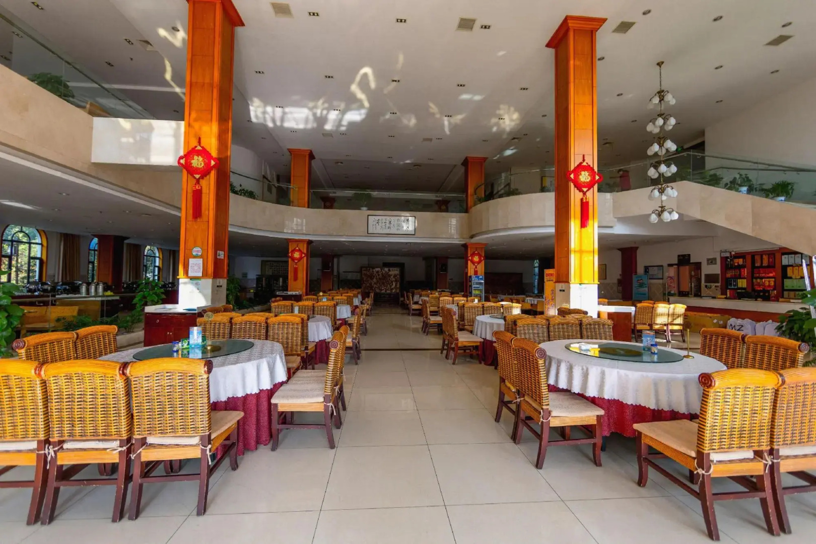 Jiayushan Lake Hot Spring Resort Hotel