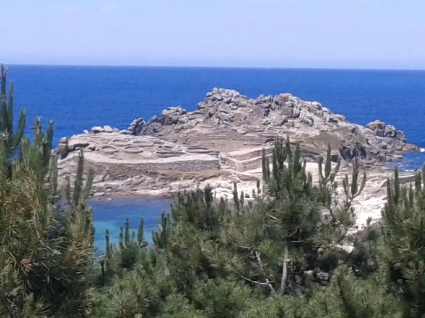 Large Sunny Apartment in Sanxenxo With Direct Access to the Beach