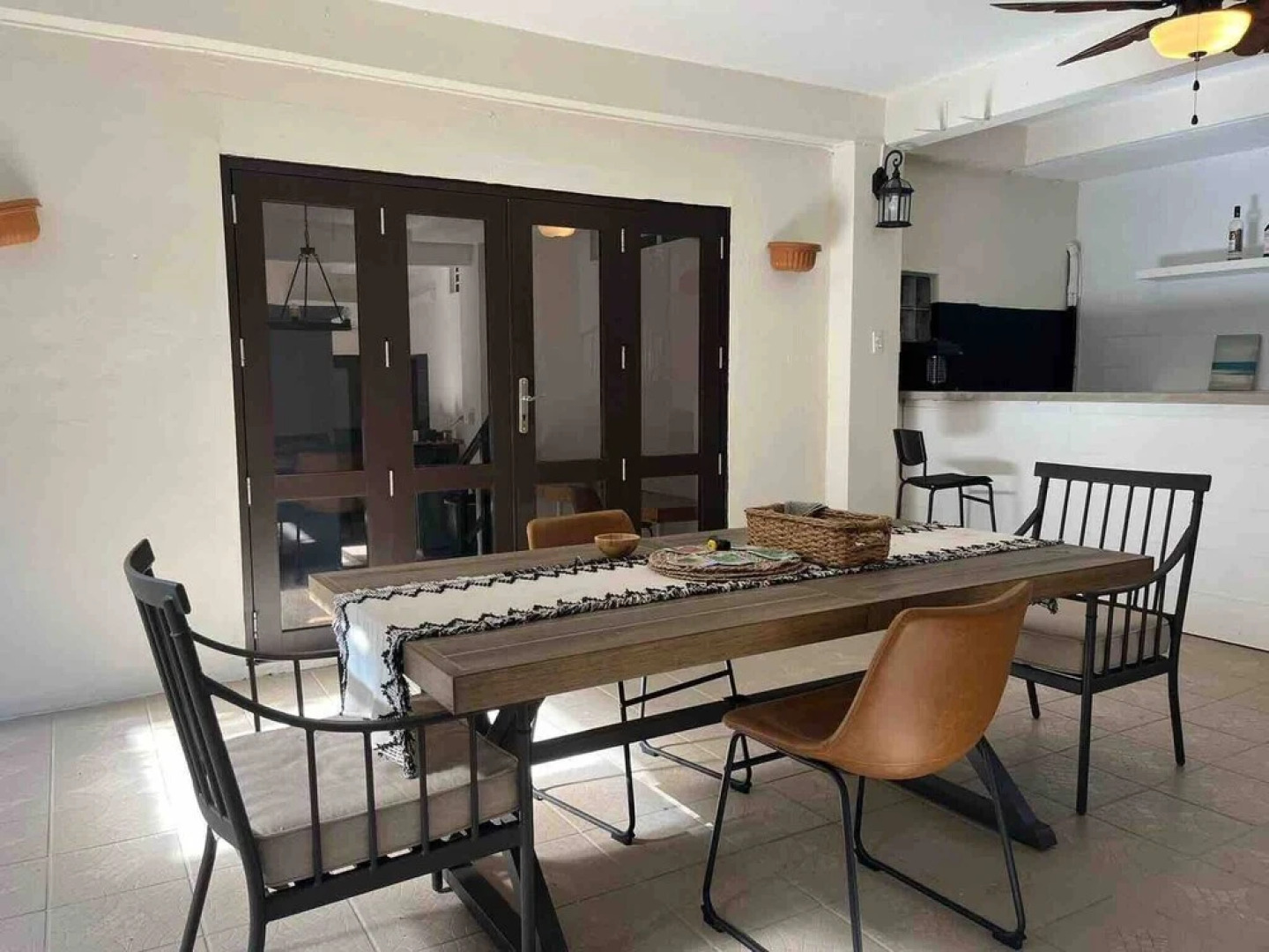 Pr Pvt Rm 5 Qn Bed Gated Comm Easy Parking