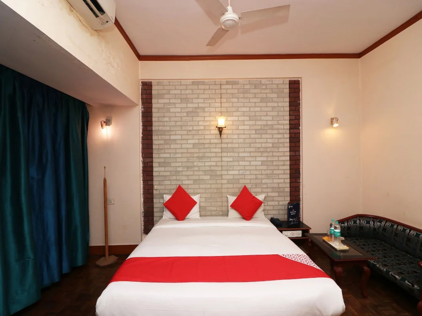 OYO 22269 Hotel Landmark Plaza