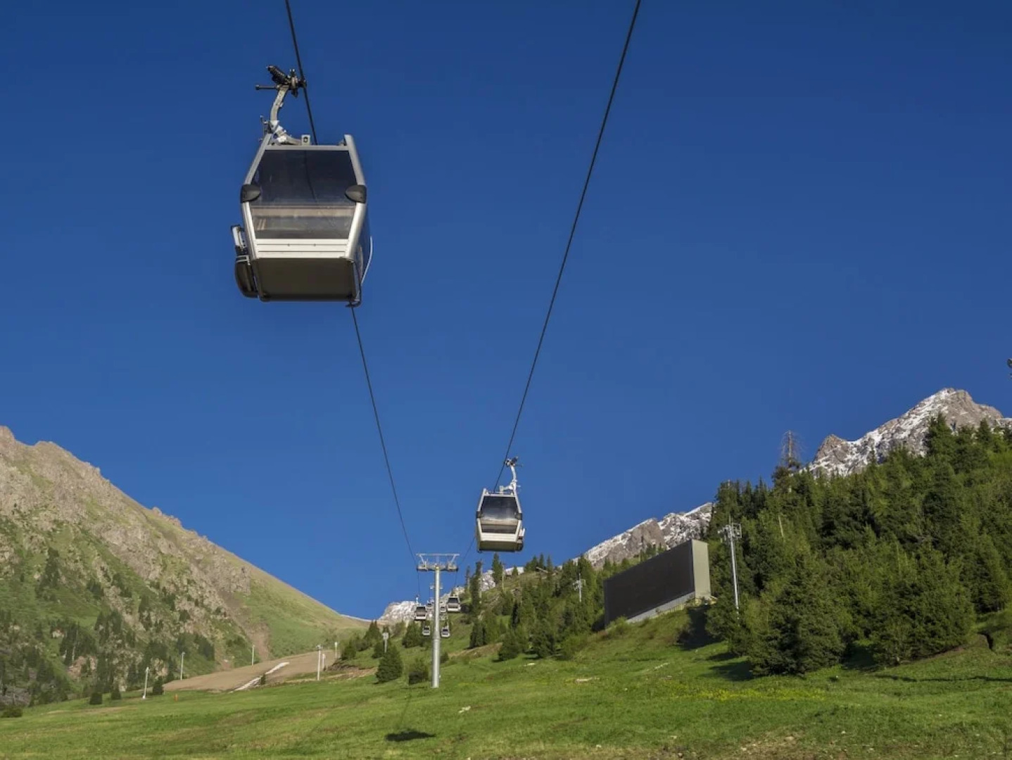 Mountain Road Hostel