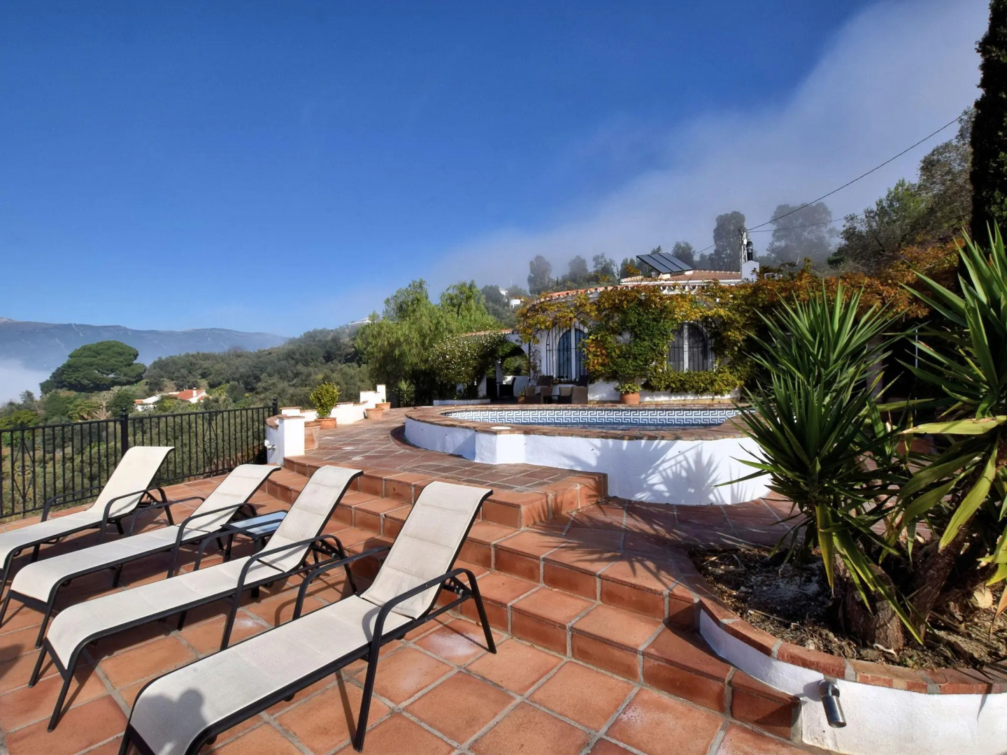 Graceful Villa in Sayalonga with Swimming Pool