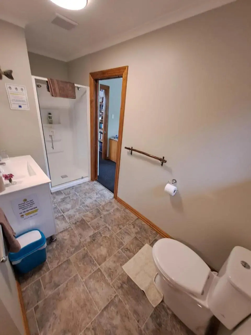 Kiwi Cabin and Homestay at Koru