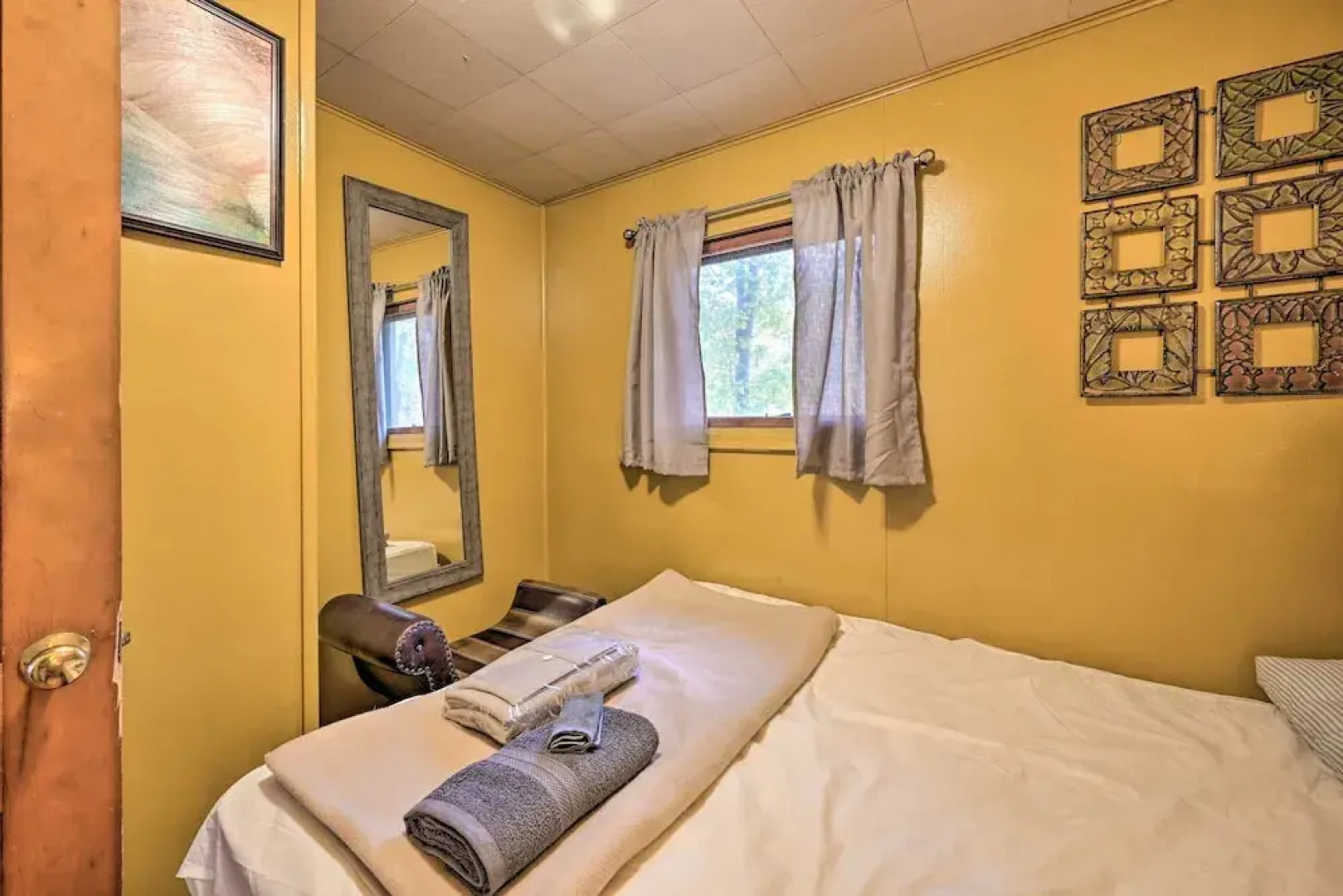 'matt Dillon' Cabin ~ 1 Mile to Raystown Lake!