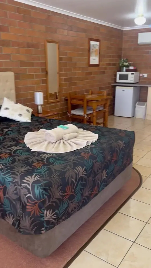 Rubyvale Motel & Holiday Units - An Adults Only Getaway