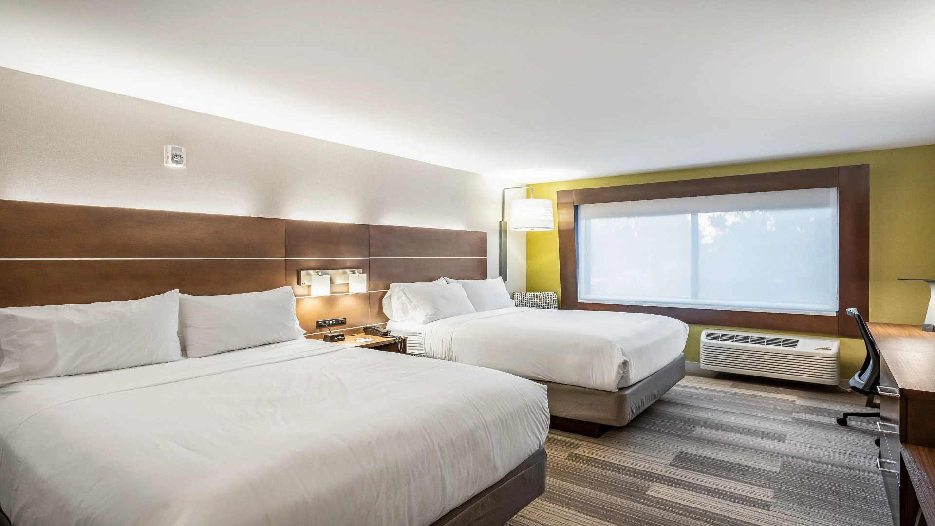 Holiday Inn Express and Suites-Platteville by IHG