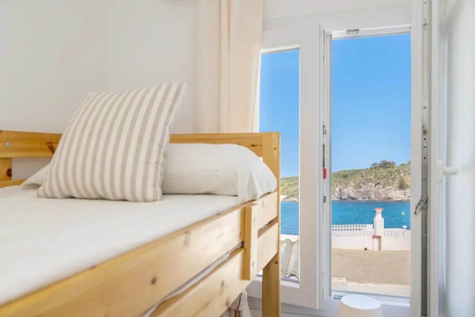 Fantástico apartamento en primera línea de mar en Menorca