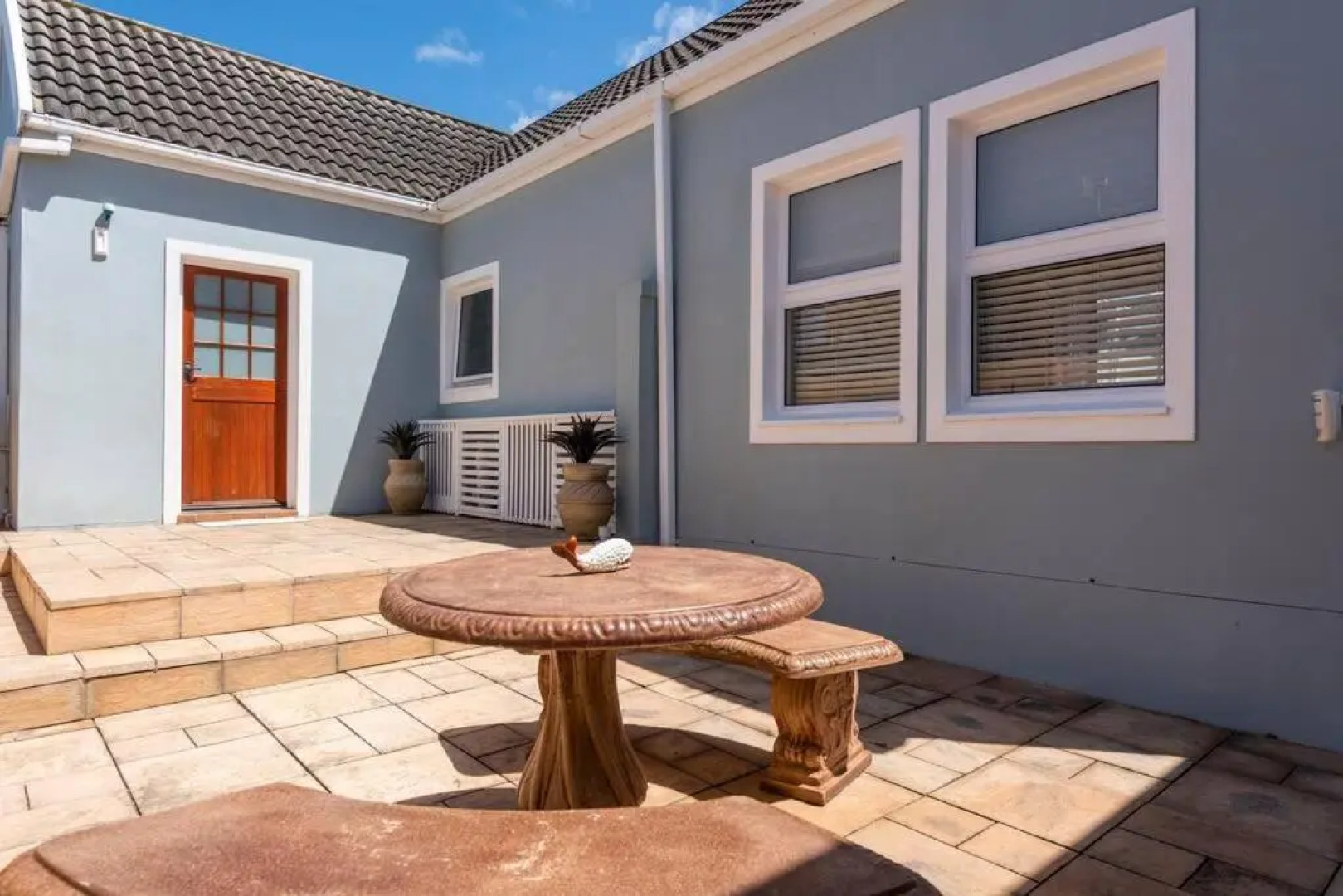 Sedgefield - Quick WALK to Beach. REDUCED Winter Rates - Sleeps 6 Guests