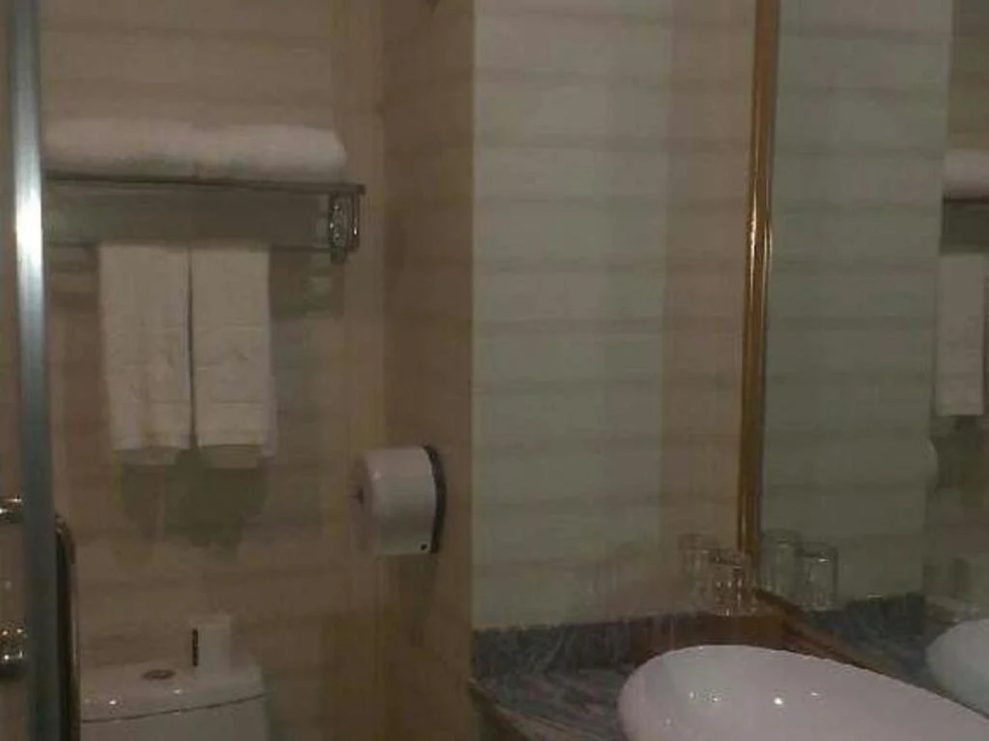 Dongxing Dequan Hotel