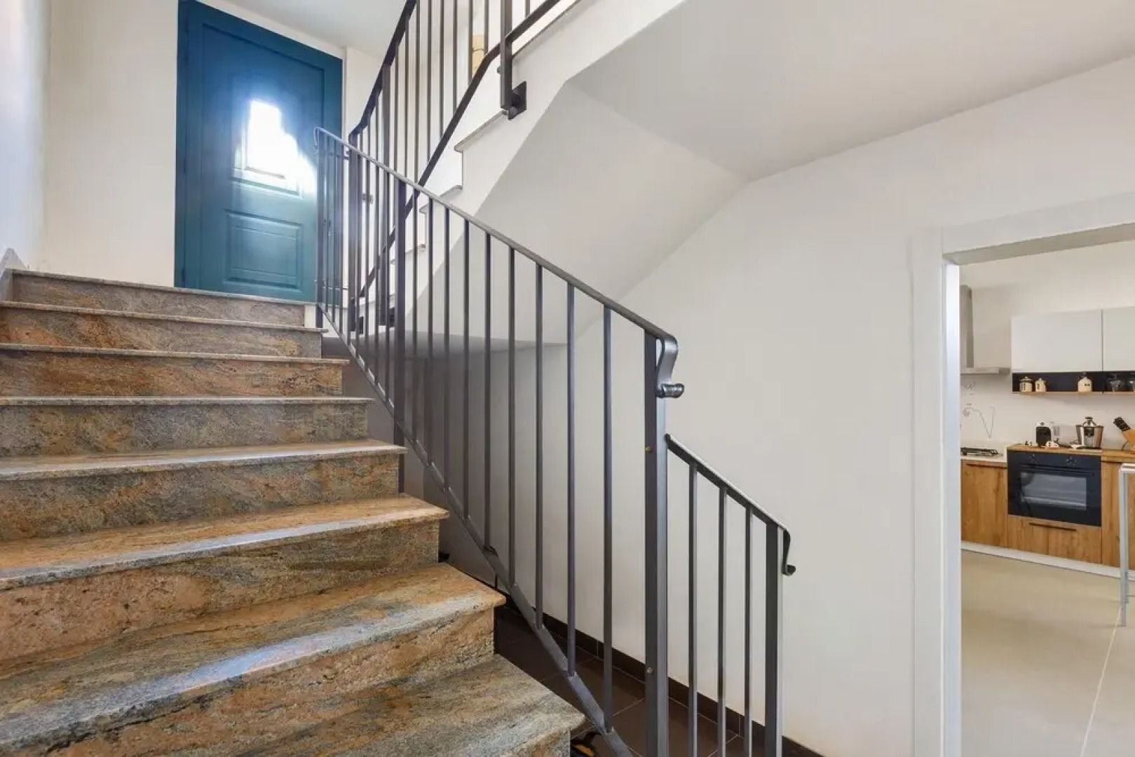 2732 Suite More by Barbarhouse