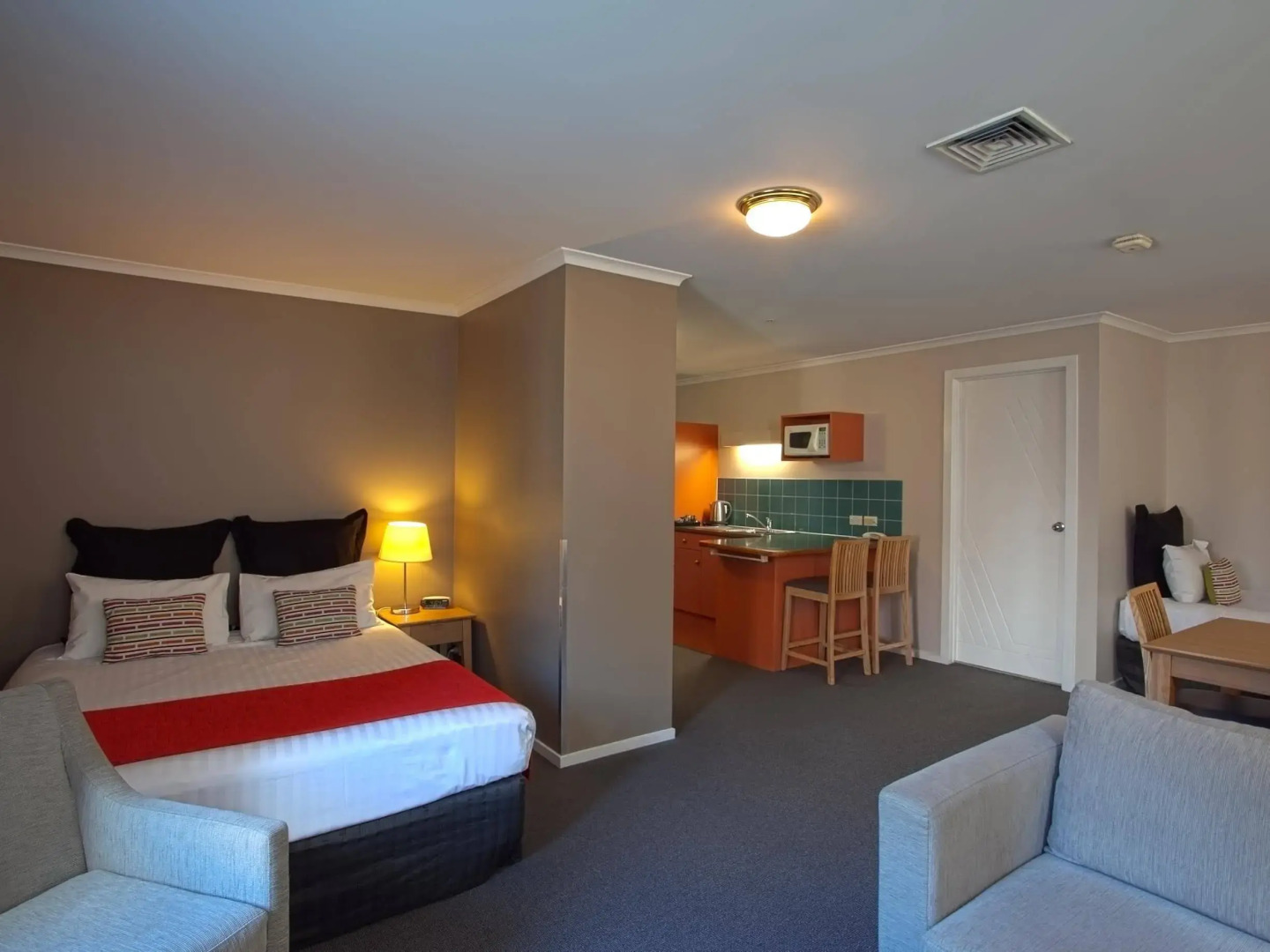 Quest Waterfront Apartment Hotel 