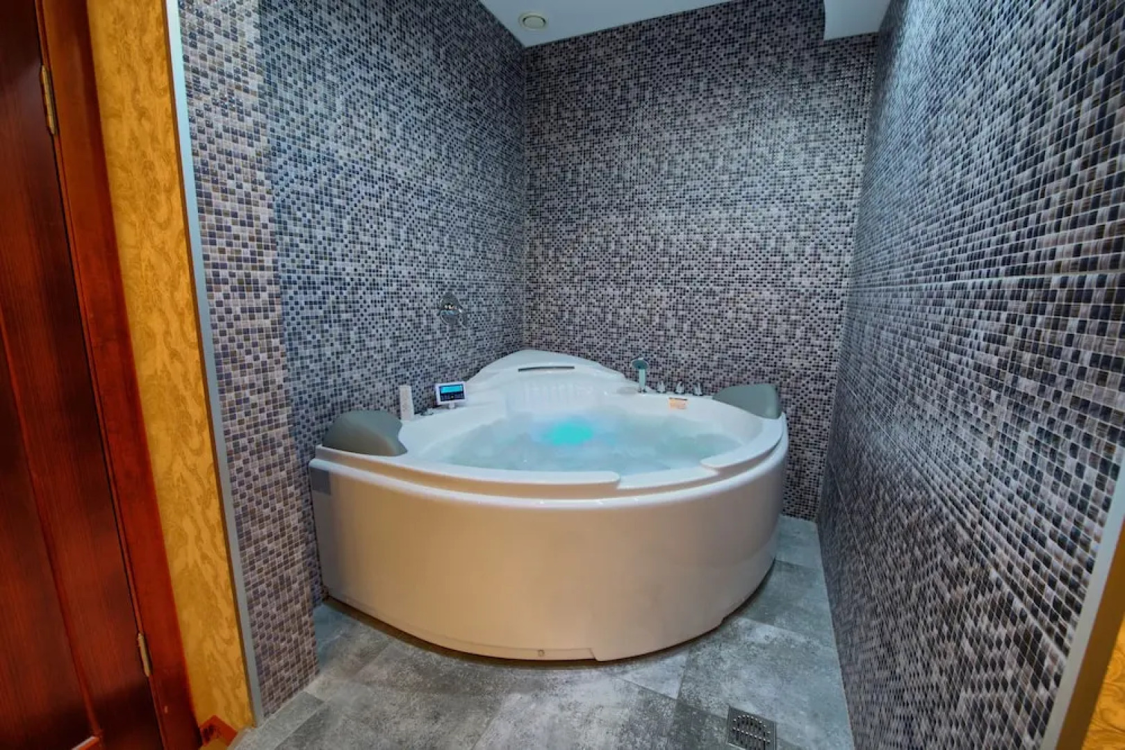 Алекс отель на Марата 22