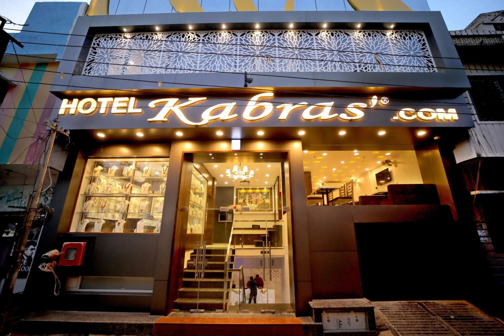 Hotel Kabras'.com - Best Hotel Near Shrinathji Temple in Nathdwara
