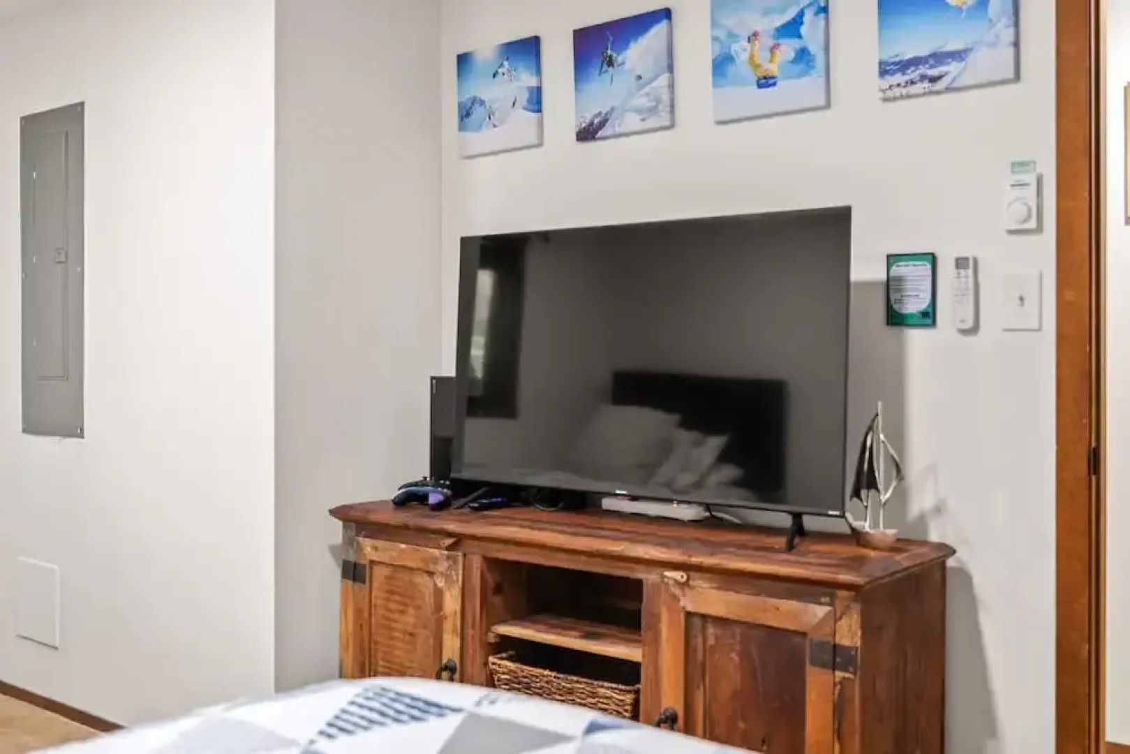 The Bear s Den by Avantstay Prime Location Renovated w Movie Game Room