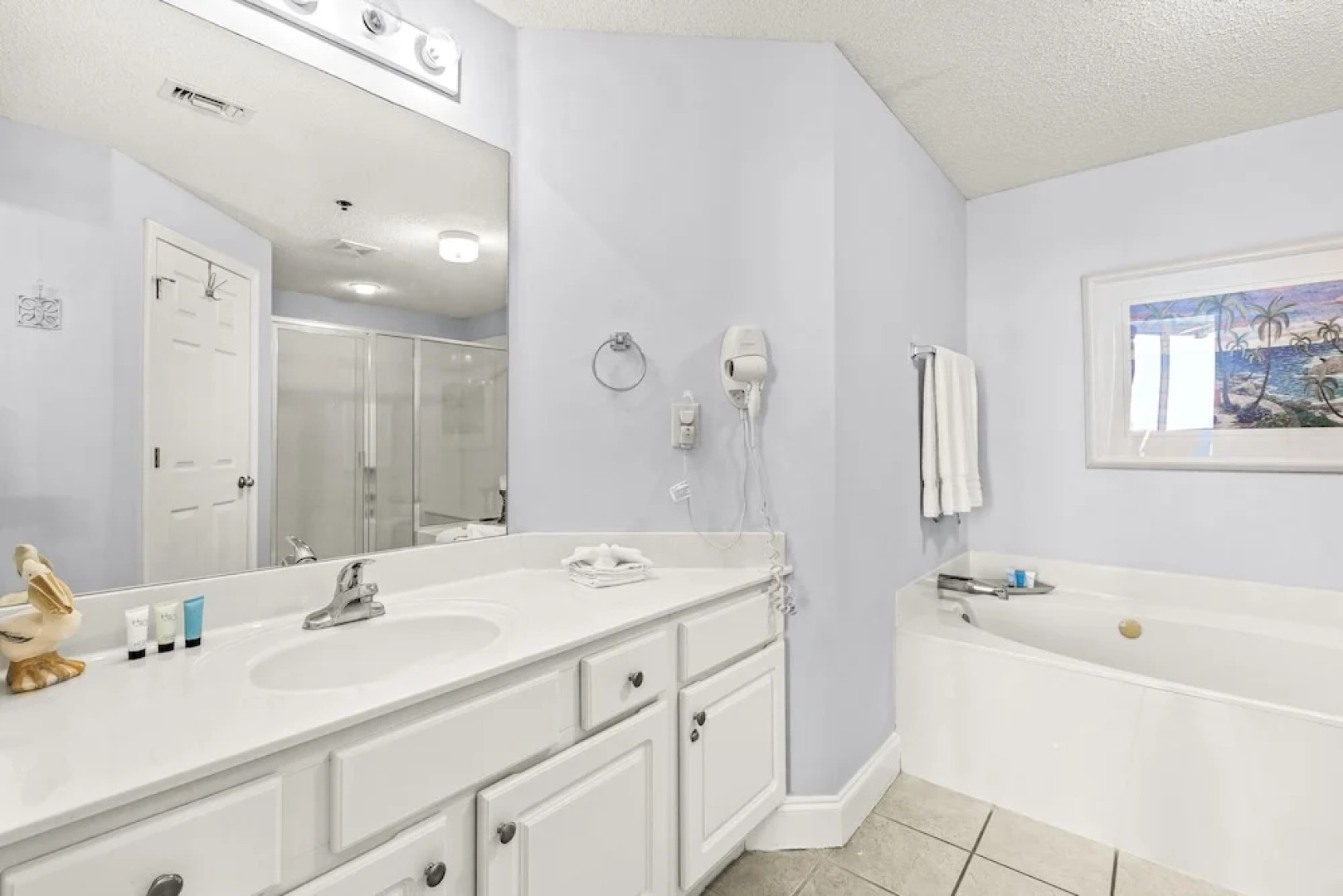 Palacio Condos by Hosteeva