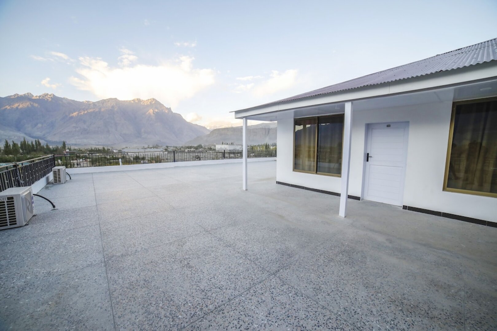 Roomph Premium Al Noor Airport Road