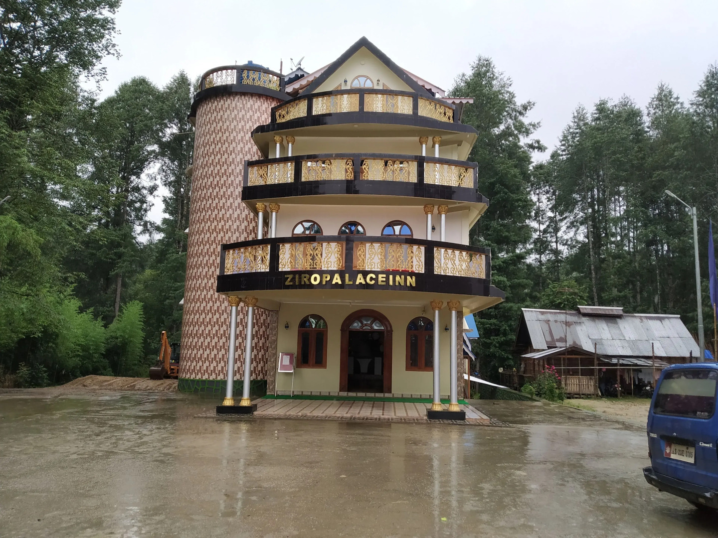 Ziro Palace Inn