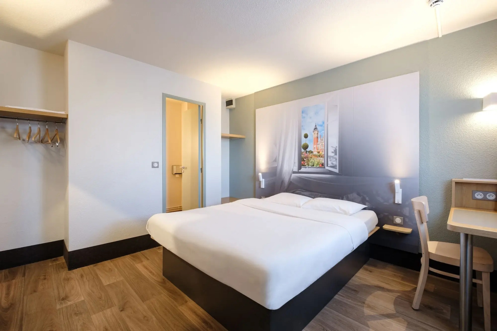 B&B HOTEL Calais Coquelles Tunnel sous la Manche