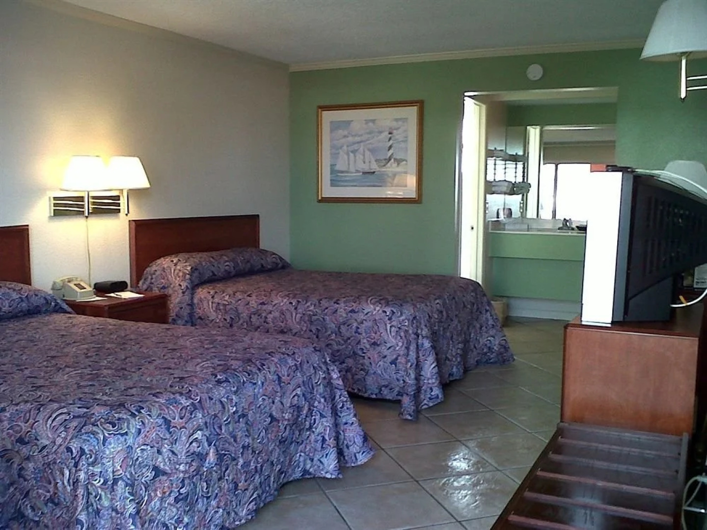 Monterey Inn & Marina