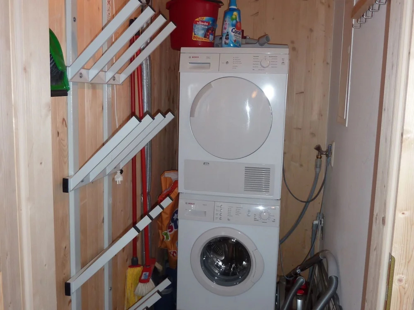 Detached Wooden Chalet with Sauna near Kreischberg