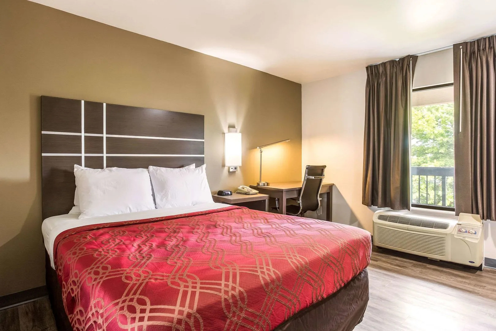 Econo Lodge Inn & Suites Murfreesboro Shopping District