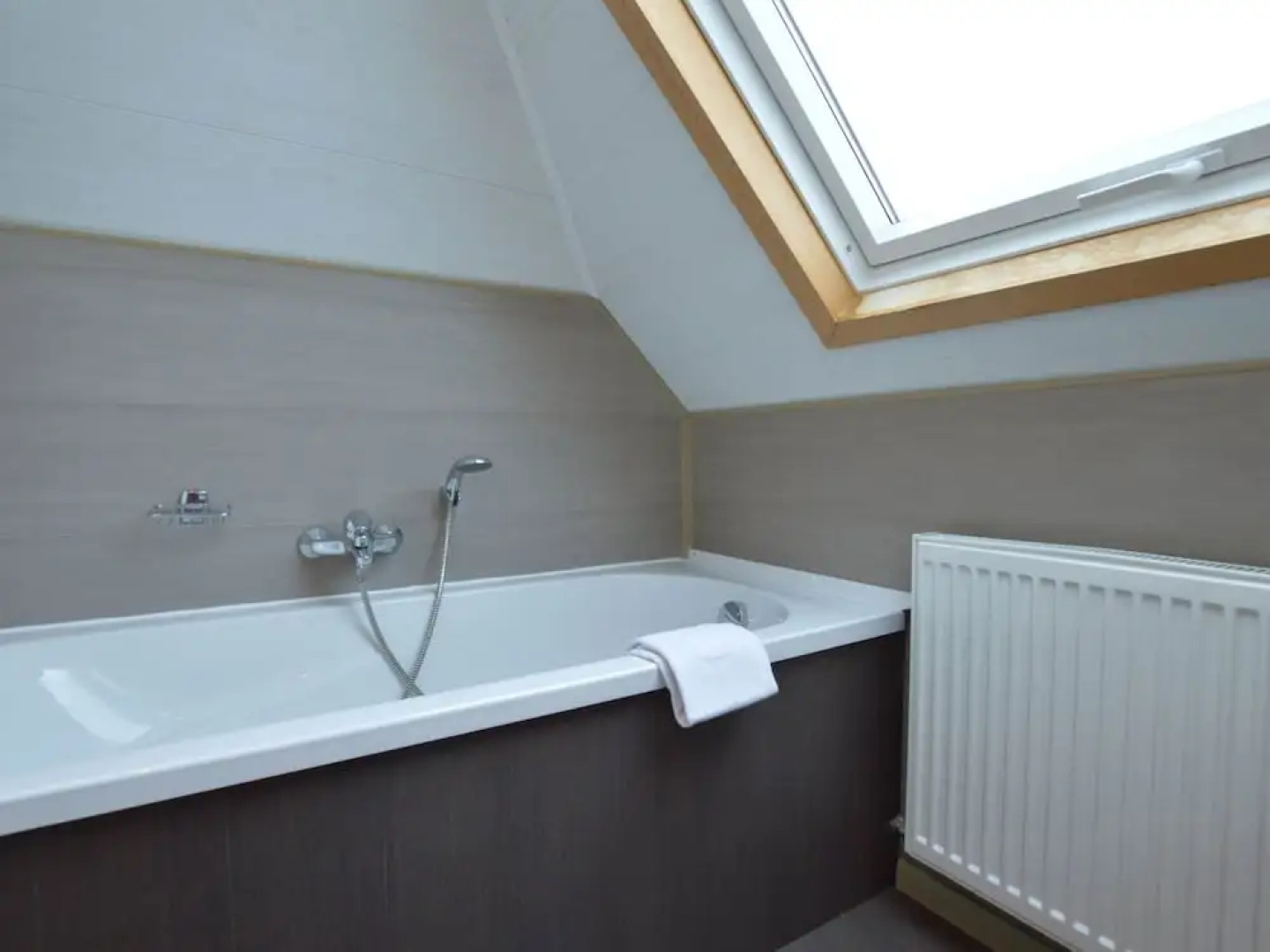 Spacious Home With Garden