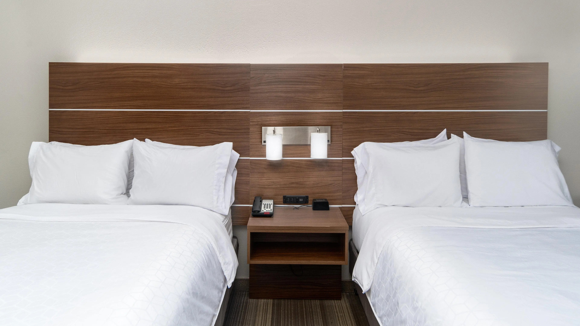 Holiday Inn Express & Suites Dinuba West by IHG