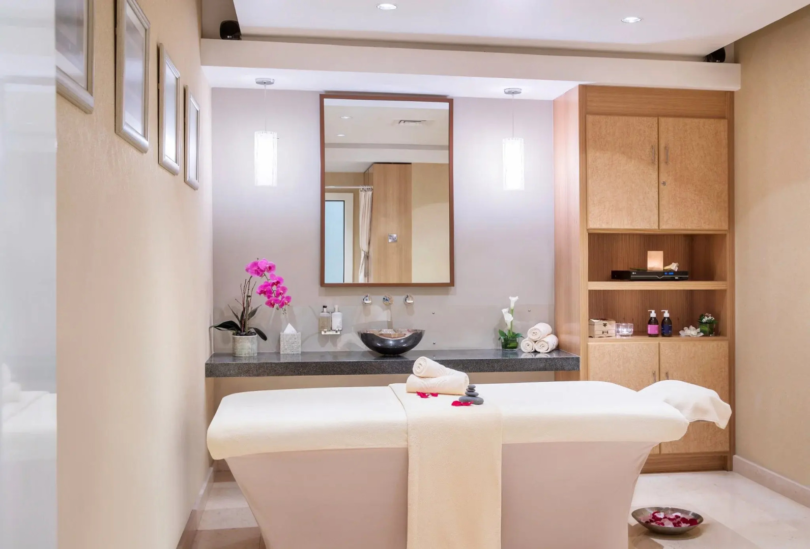 Amwaj Rotana, Jumeirah Beach