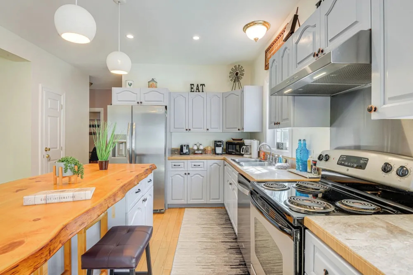 Adventure Meets Comfort: 6 Mi to Mount Snow!