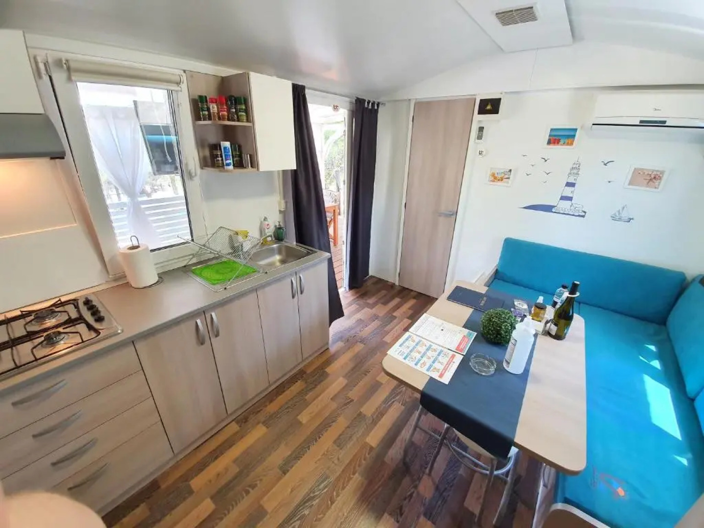 Mobile Home Blue Class B4