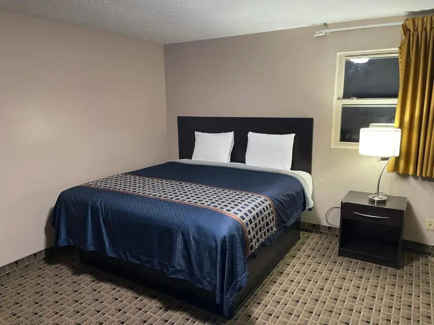 Economy Inn And Suites Ashtabula