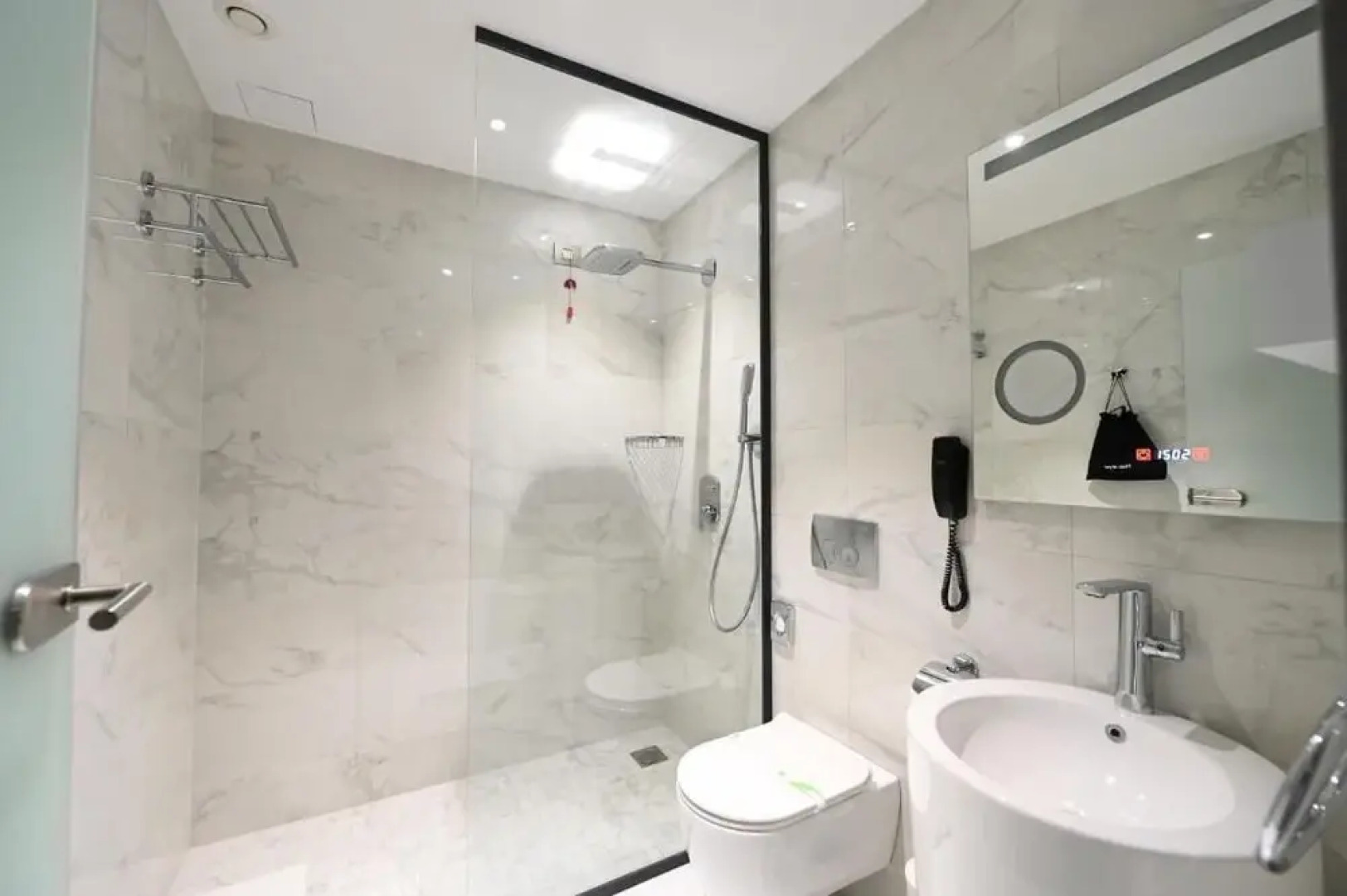 Aniroc Signature Hotel