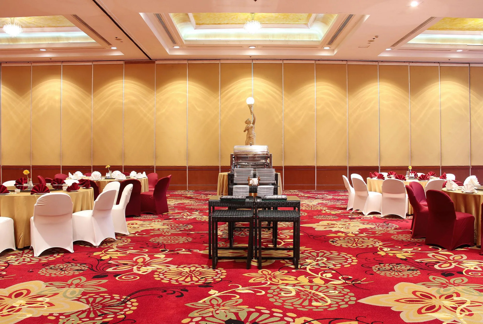 REDTOP Hotel & Convention Center