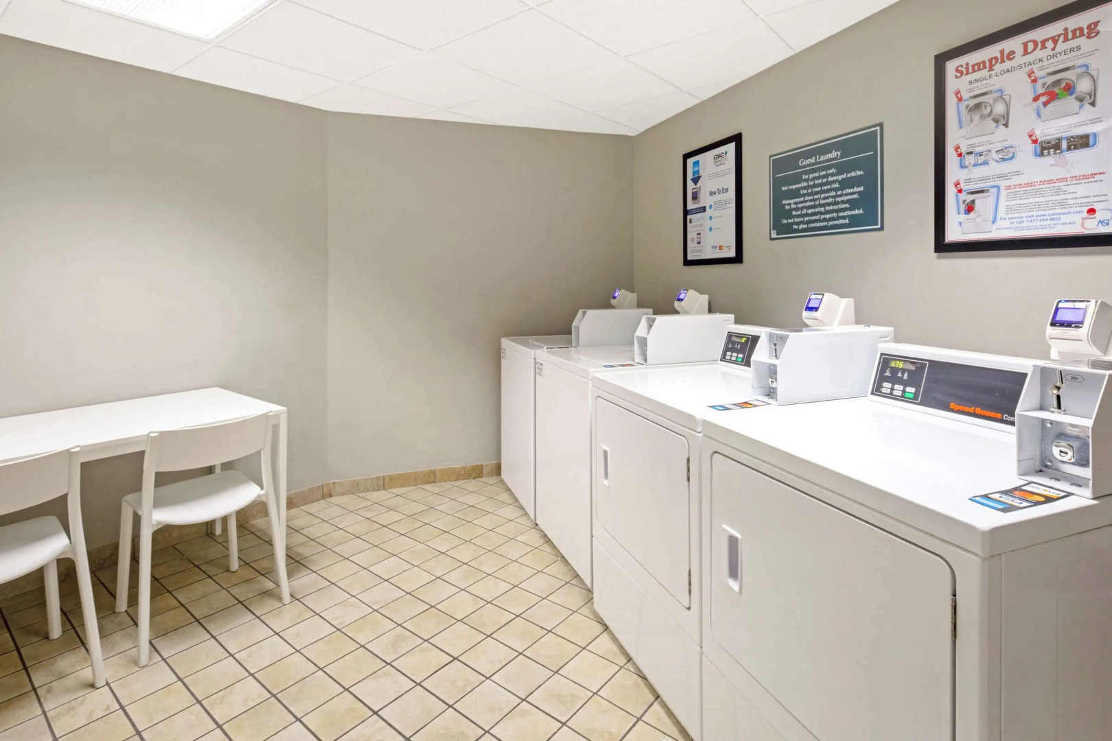 La Quinta Inn & Suites by Wyndham Miami Airport East