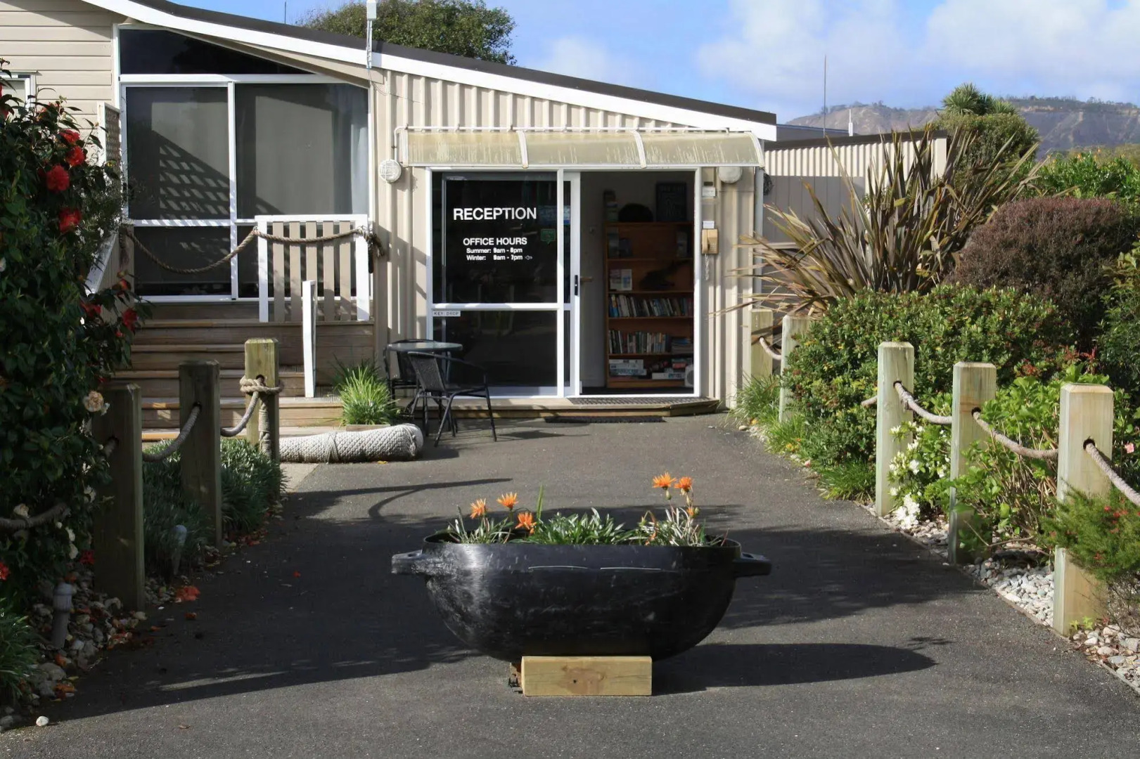 Pohara Beachfront Motel