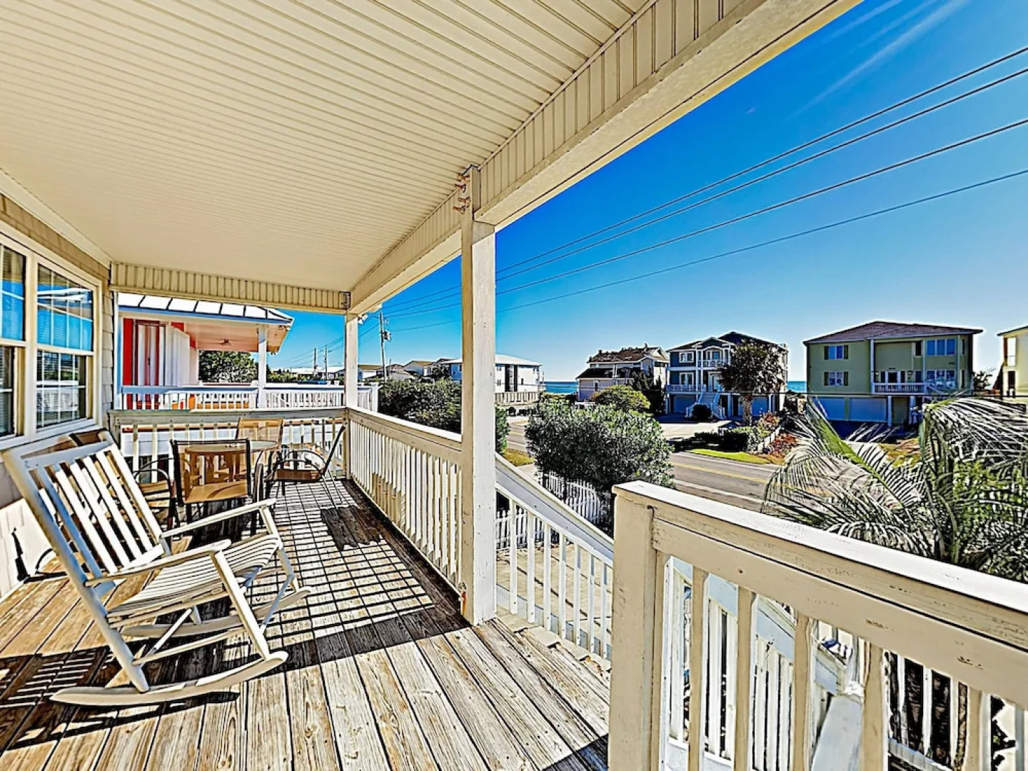 Fish N Hooks W/ Ocean-view Porch, Steps To Beach 5 Bedroom Home