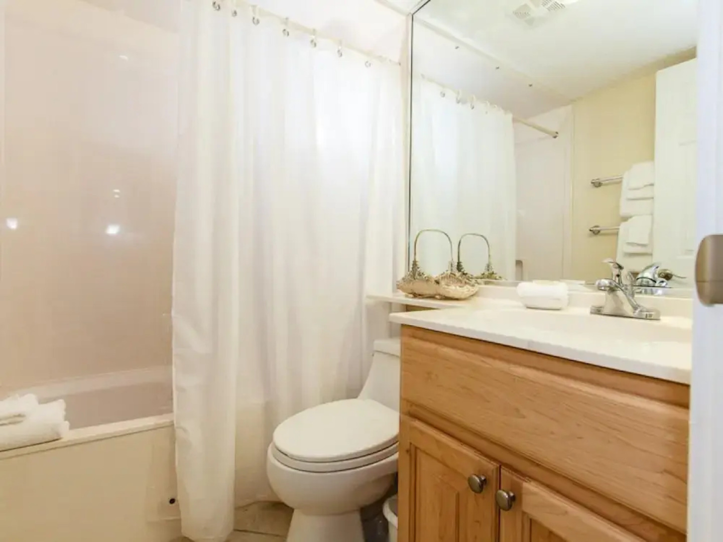 Island Echos 3L by RedAwning