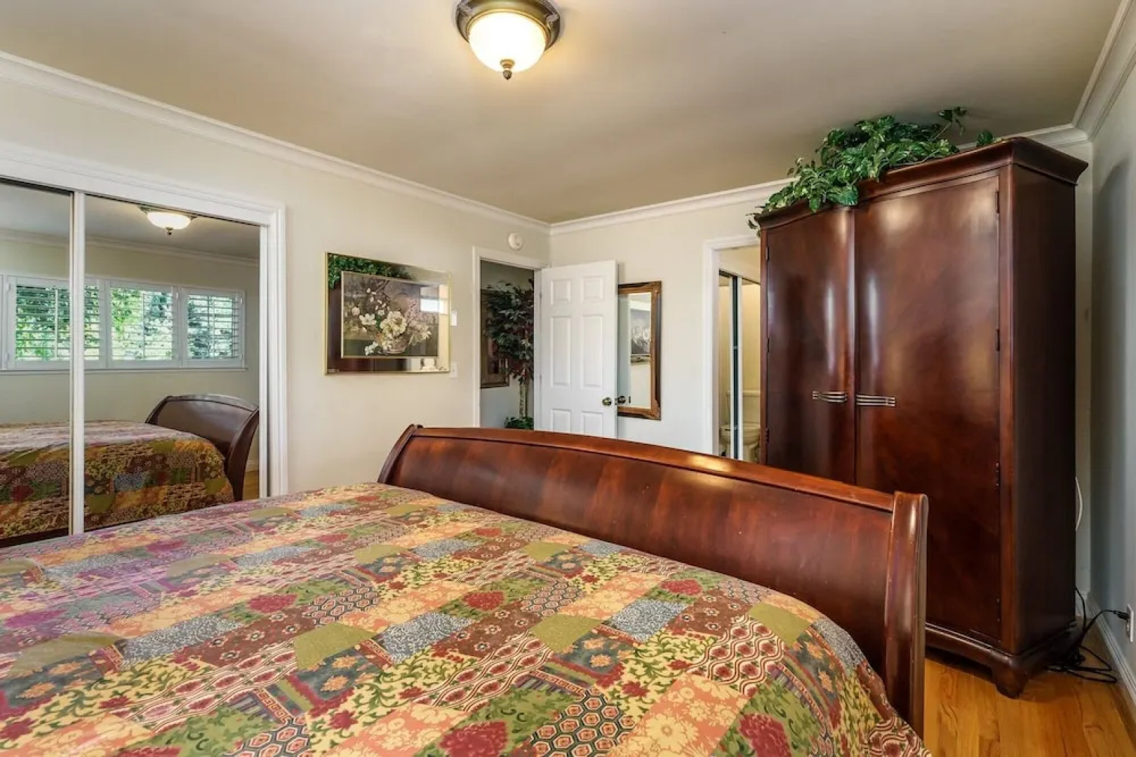 Creme de la Creme 1 - Pet Friendly Near Dunn Court Beach by Yosemite Region Resorts