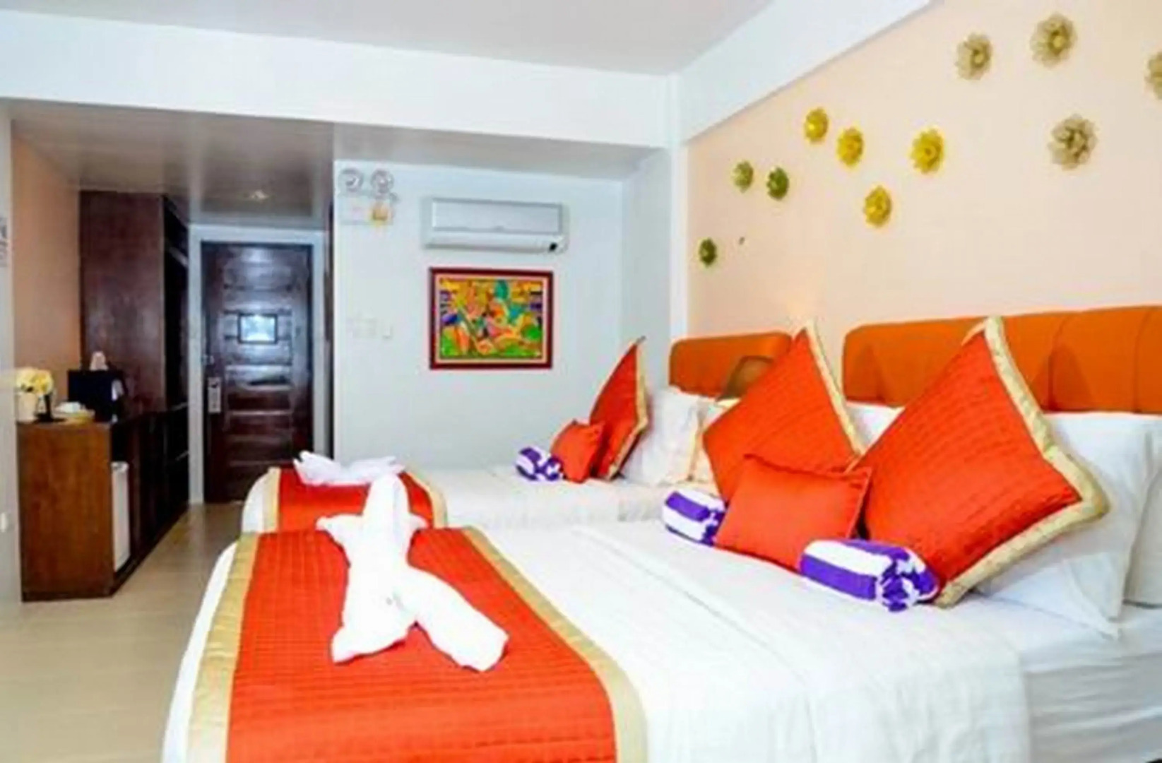 White House Beach Resort