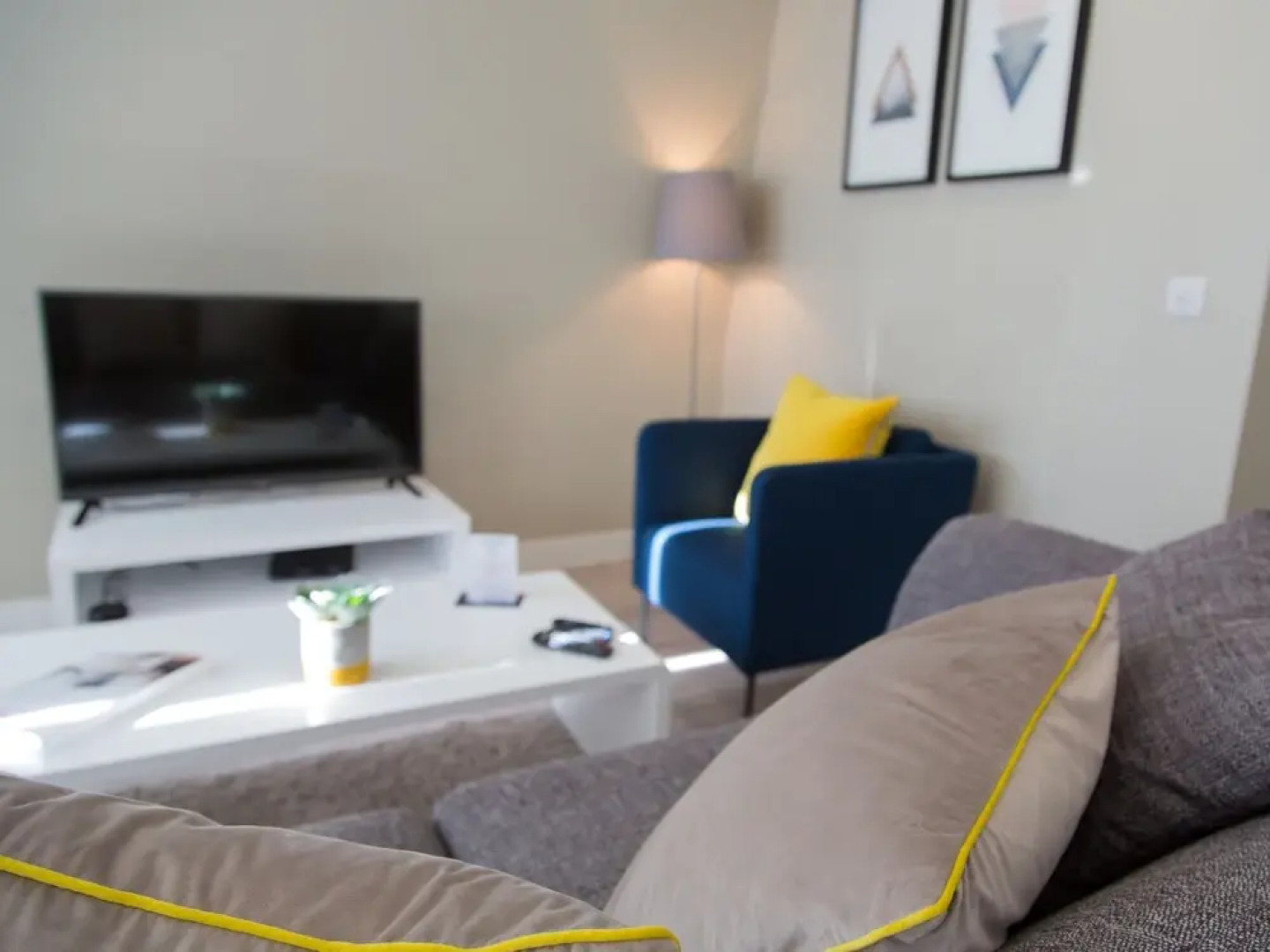 City Stay Apartments - Platform