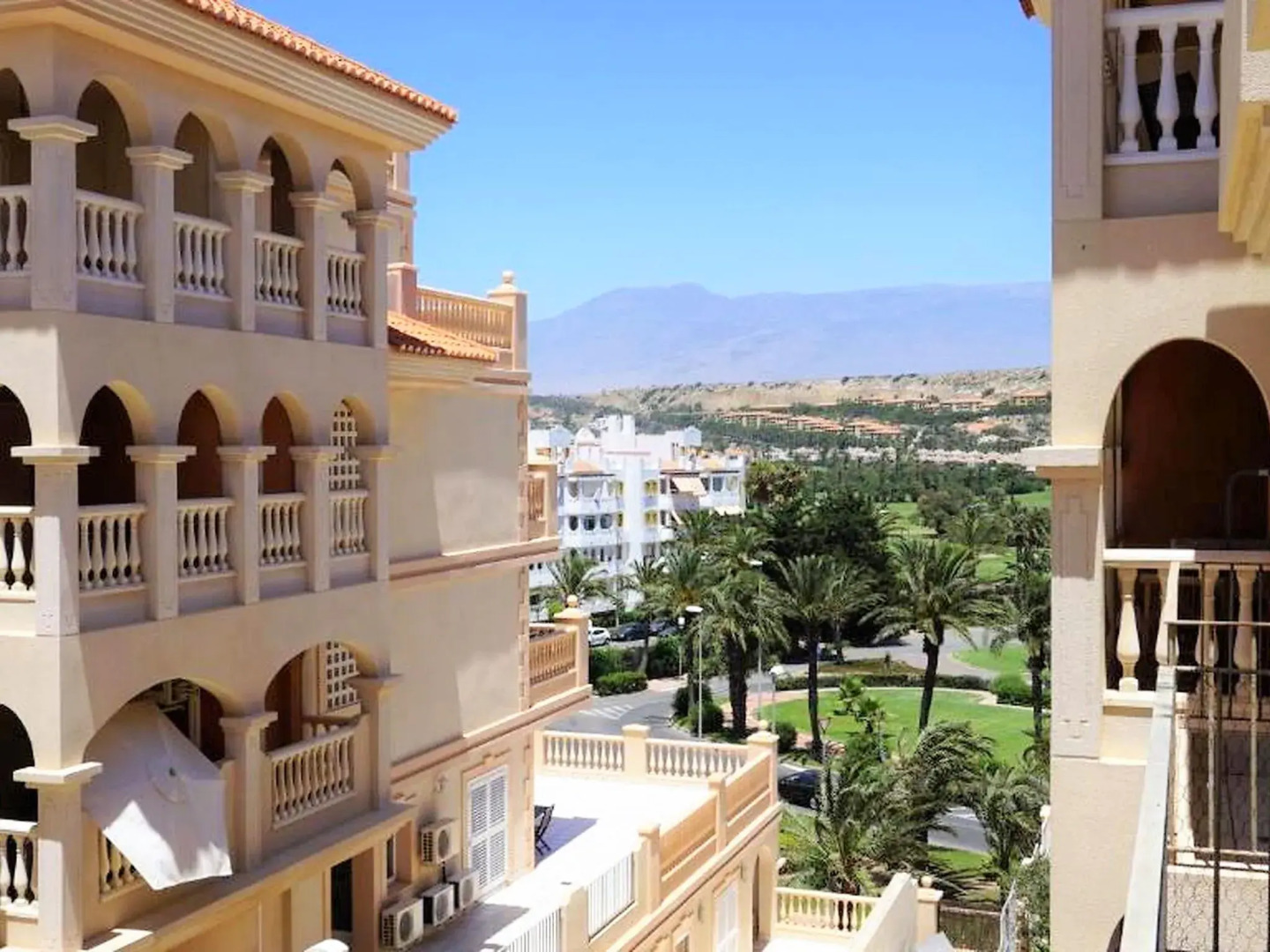 Pleasant apartment in Almerimar with shared pool