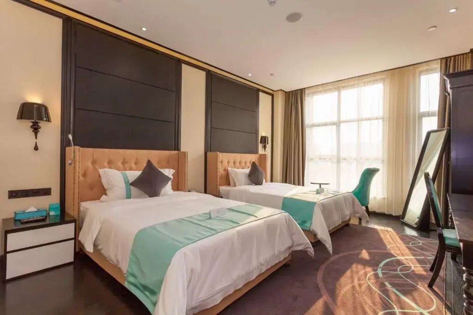 Xana Hotelle Chengdu Railway East Station West Square