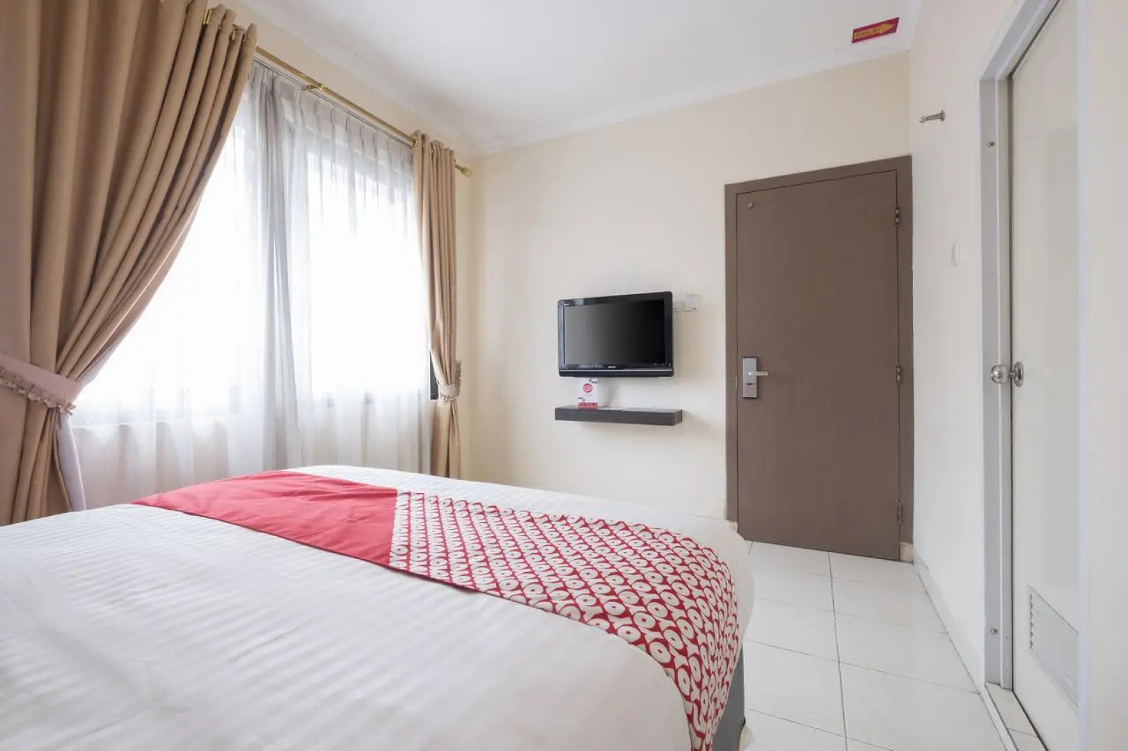 OYO 317 New Legend Hotel