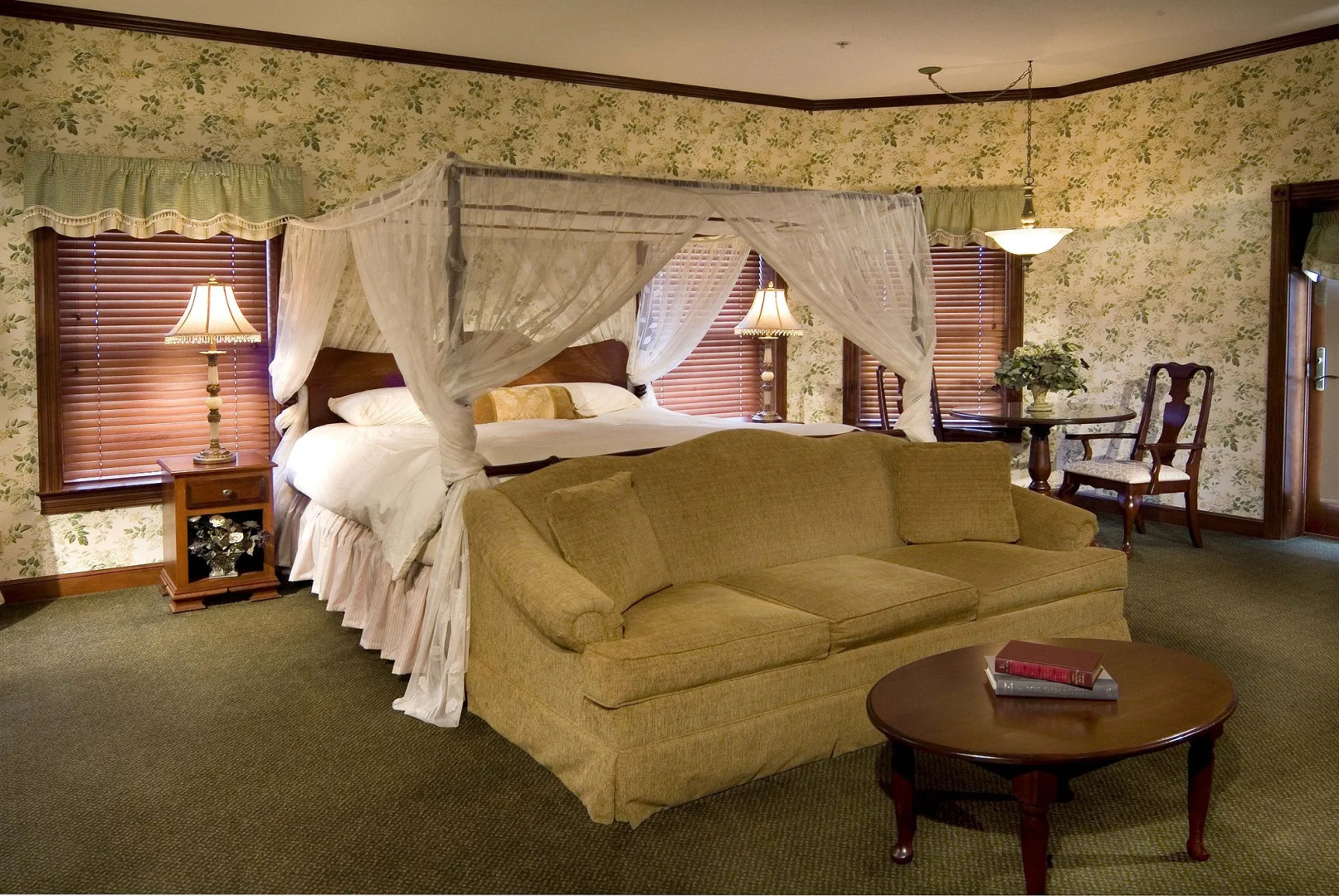 Carlisle Inn Sugarcreek