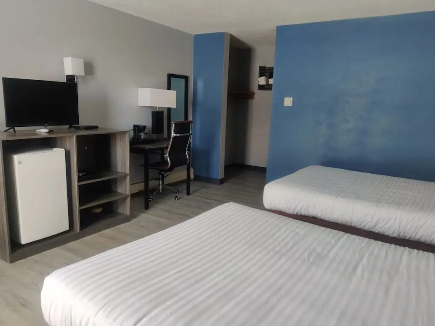 Super 8 by Wyndham Hayward WI