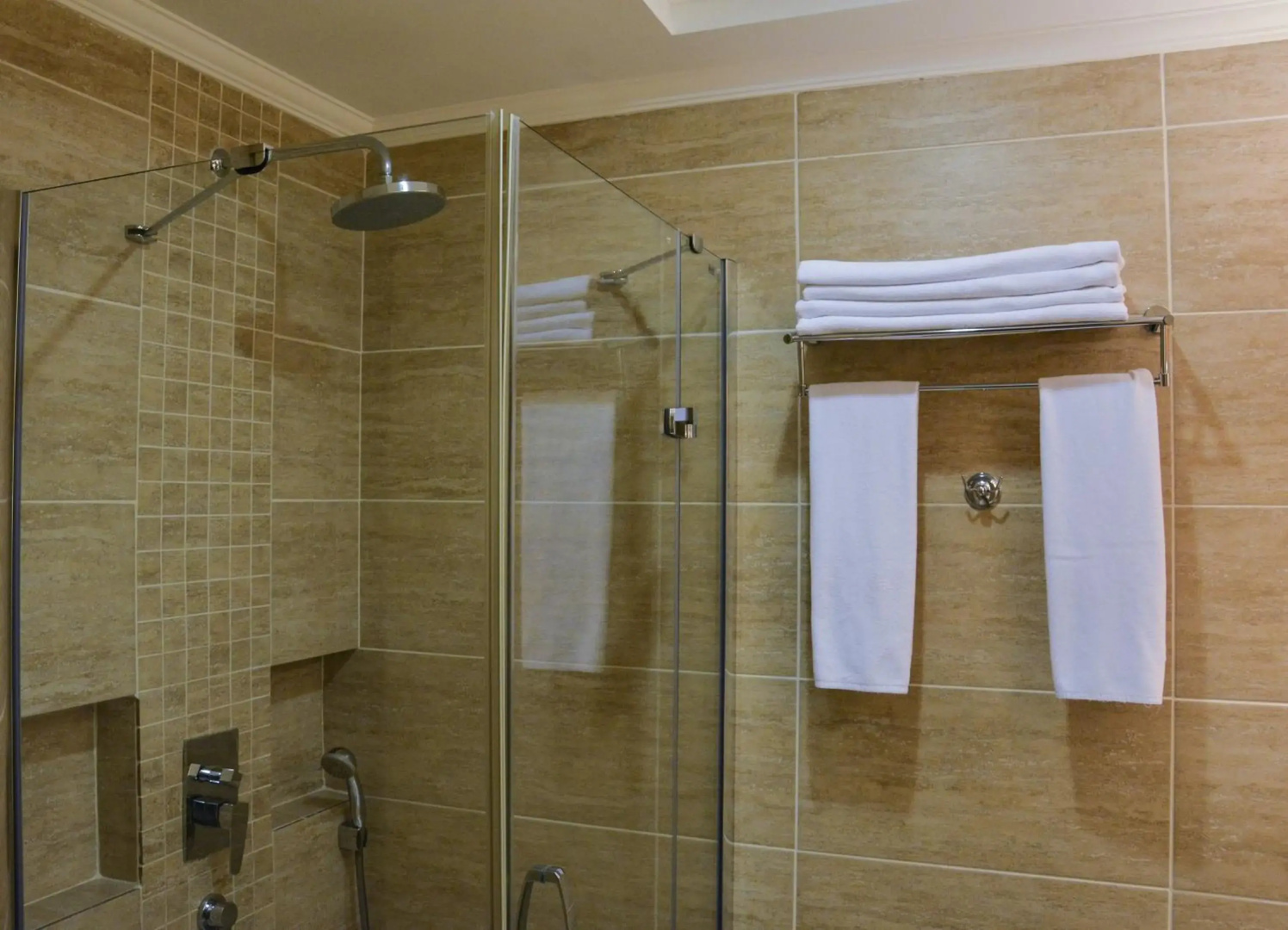 Azka Hotel